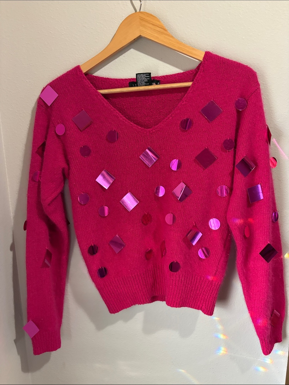 Vintage l. B Diffusion Women’s Silk Blend Hot Pink V-Neck Sequin Detail Sweater